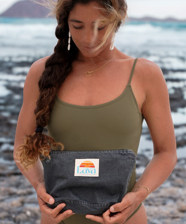 Beach pouch - volcanic black